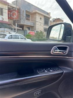 جیپ گراند شیرۆکی